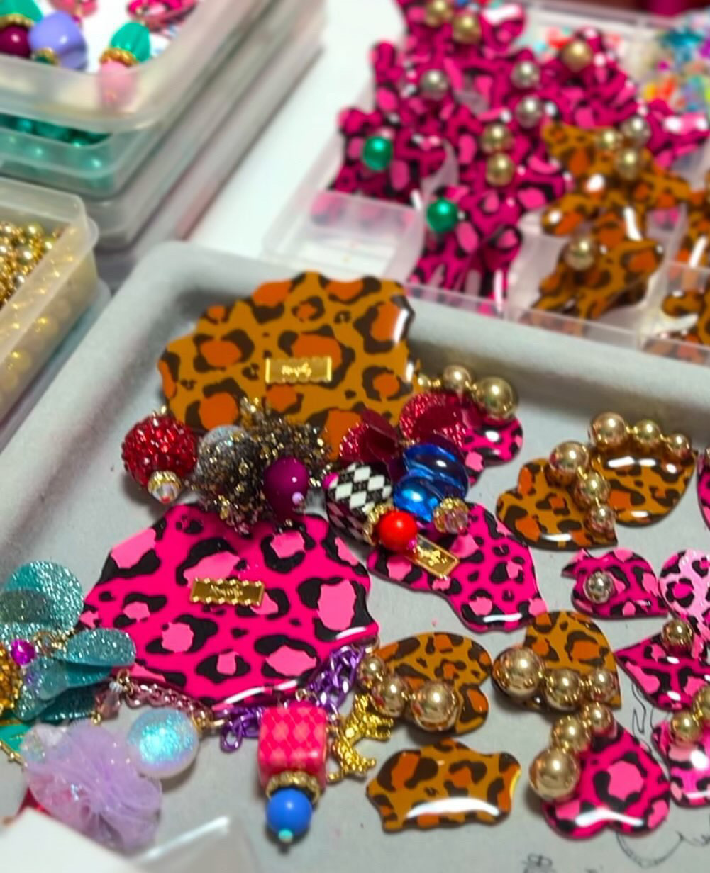 カスタムタッセル メタリックピンク型押し